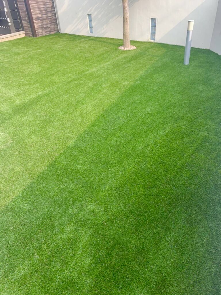 人工芝施工　三田市　戸建　庭45平米　DX28㎜使用