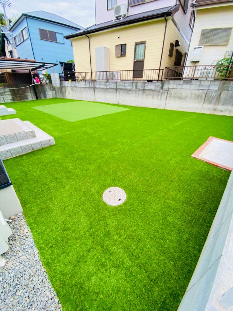 人工芝施工　ゴルフ練習設備施工　大阪府泉佐野市　戸建　庭80平米　DX28㎜使用