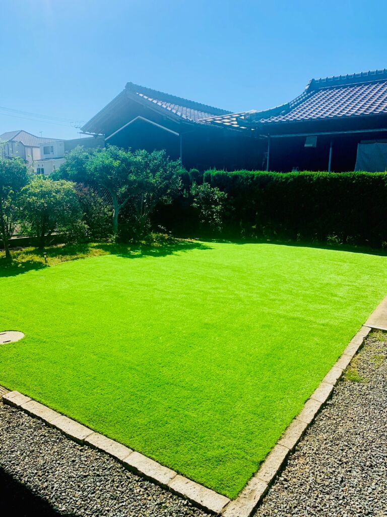 人工芝施工　加古川市　戸建　庭40平米　DX28㎜使用
