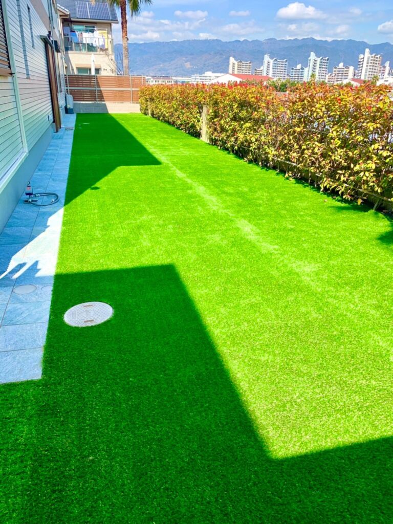 人工芝施工　芦屋市　戸建　ドッグラン120平米　DX28㎜使用