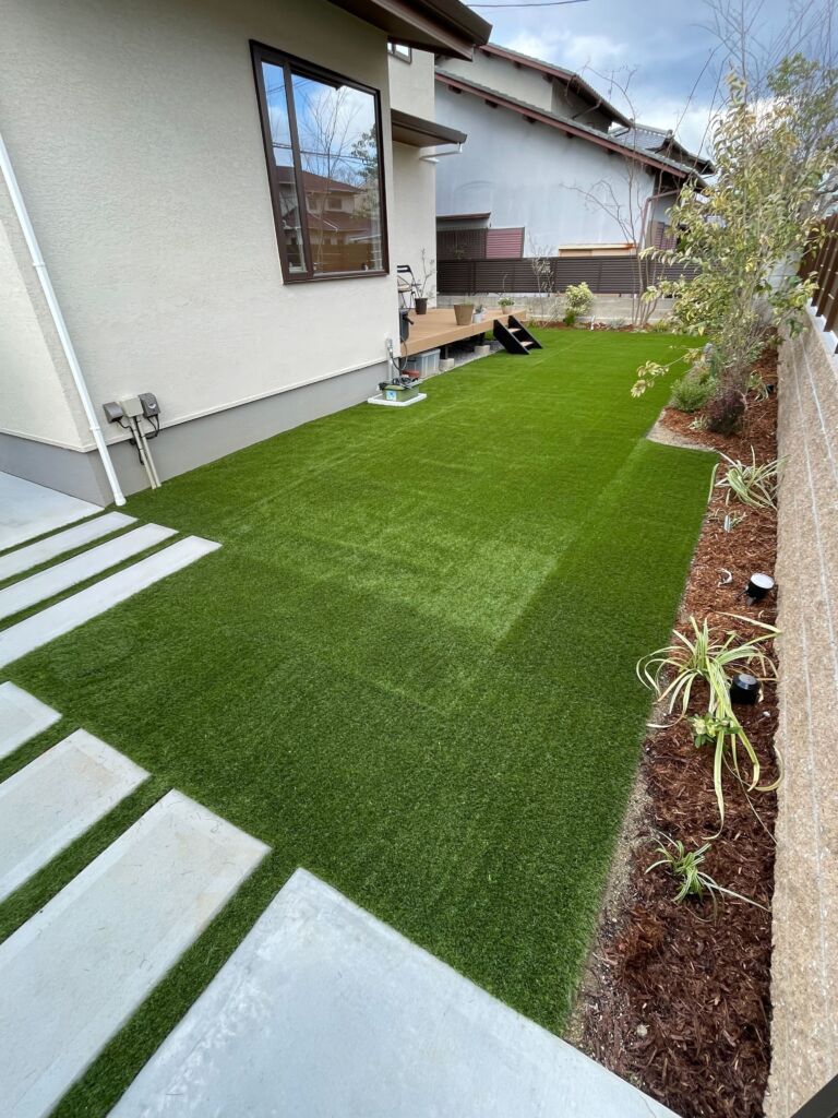 人工芝施工　奈良県奈良市　戸建　庭40平米　DX38㎜使用