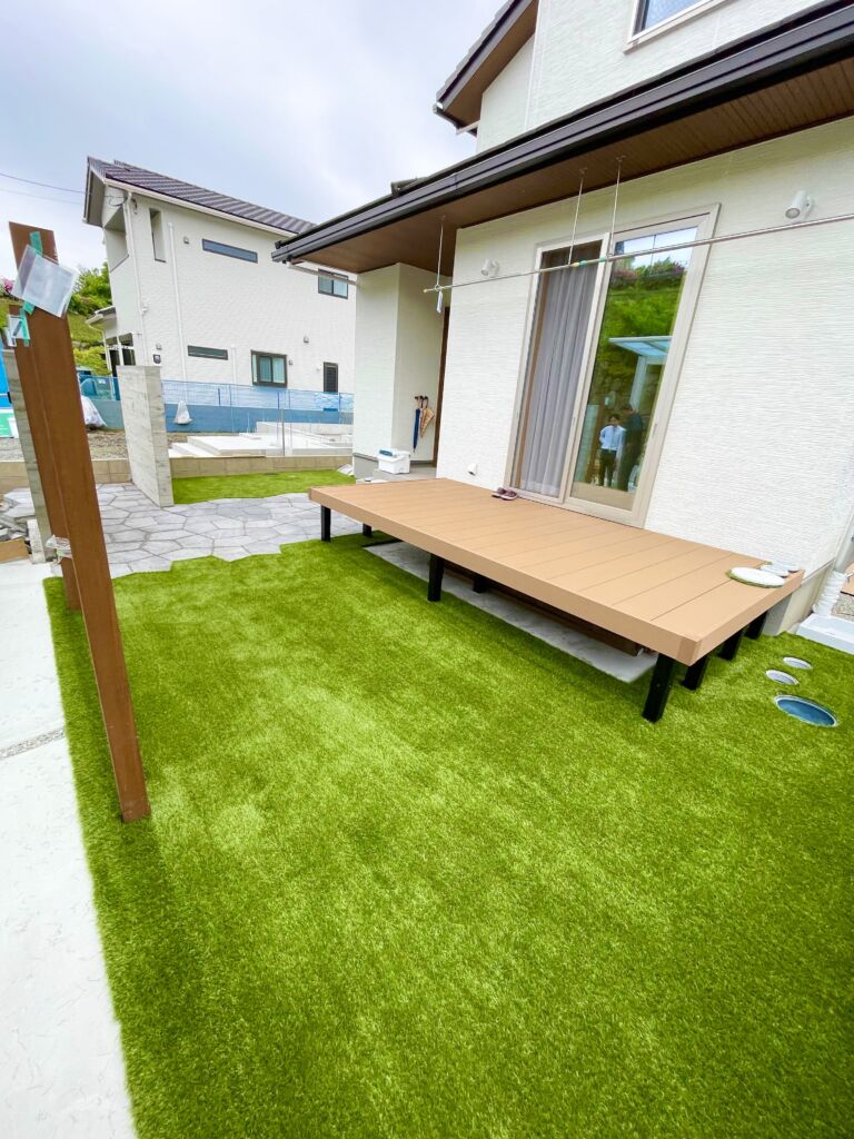 人工芝施工　兵庫県姫路市　戸建　庭22.5平米　DX38㎜使用＋クッションパッド使用