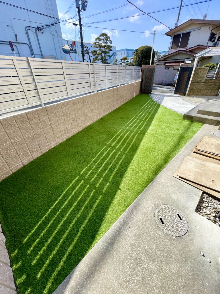 大阪狭山市で人工芝の庭を施工｜30㎡・戸建ての快適な庭へ