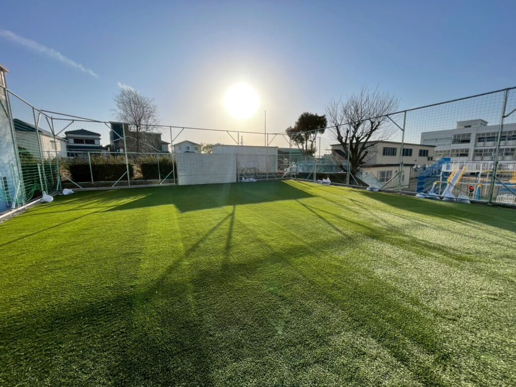 神戸市垂水区でサッカーができる人工芝の庭を施工｜210㎡