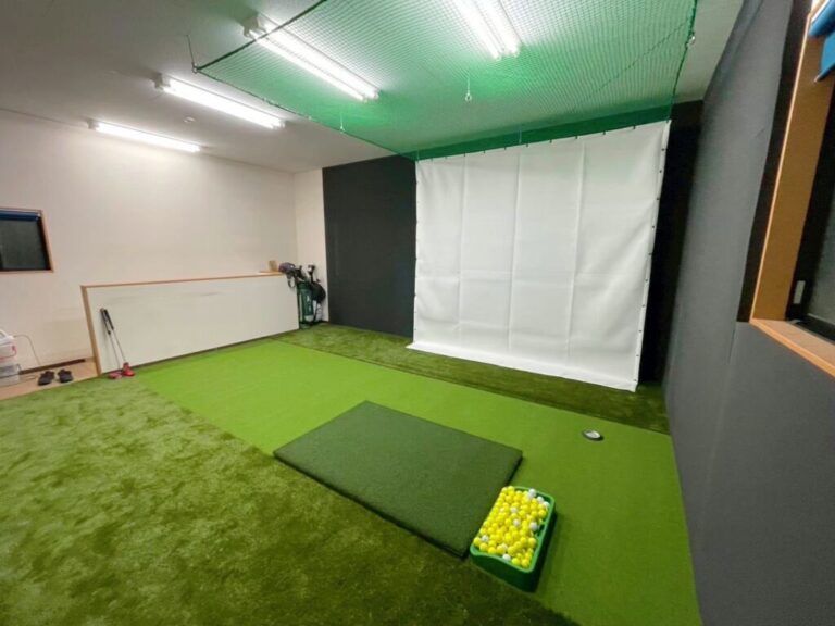 豊中市でシミュレーションゴルフ施設を施工｜本格的な室内ゴルフ空間