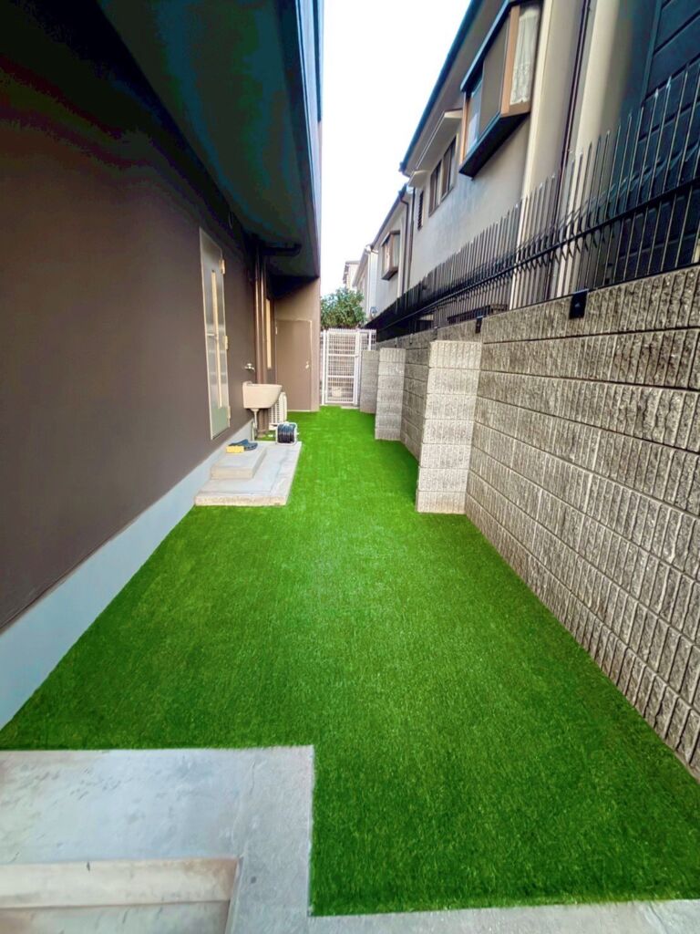 神戸市東灘区で人工芝の庭を施工｜用途に合わせた2種類の人工芝