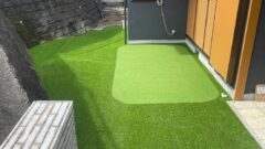 茨木市でパター練習ができる人工芝の庭を施工｜飛び石・花壇をなくしてフラットな空間へ
